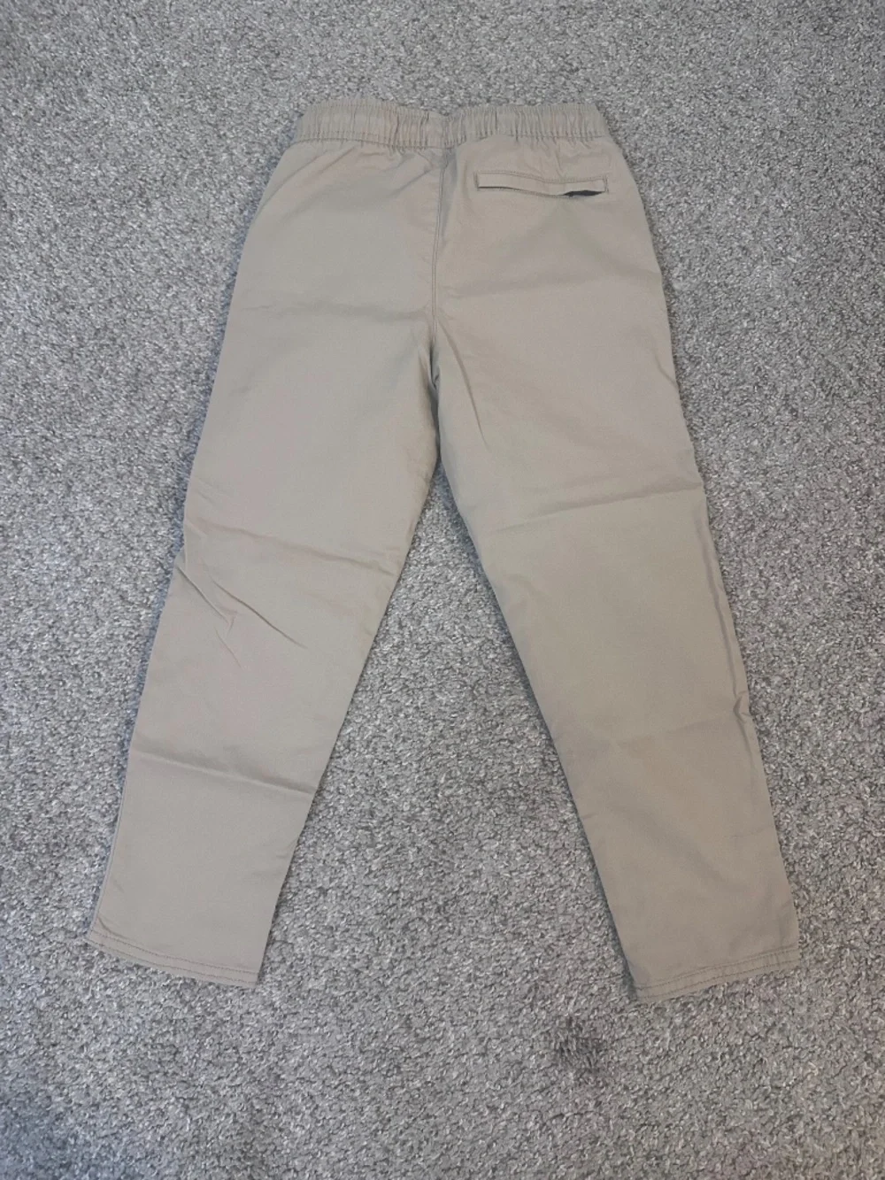 Old Navy Boys Size Small (6-7) Khaki Tech Taper Quick Dry Pants